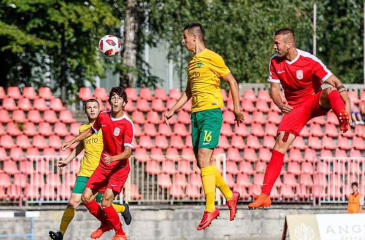 Druhá liga s nepárnym počtom tímov, šiesti ašpiranti na postup